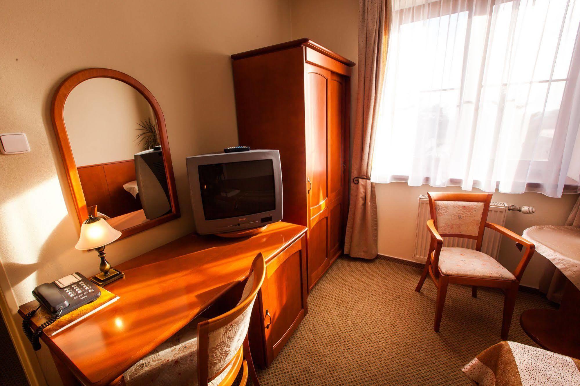 Park Hotel Tartuf Beladice Eksteriør billede