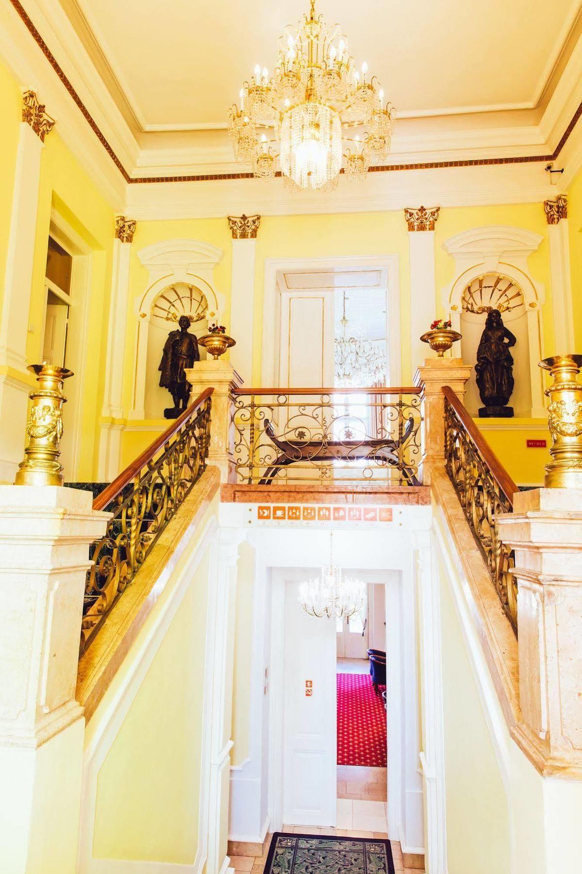Park Hotel Tartuf Beladice Eksteriør billede